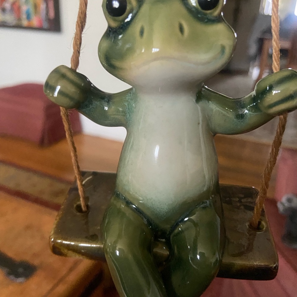 Vintage Glossy Ceramic Frog on a Swing Figurine - Picture 2 of 6
